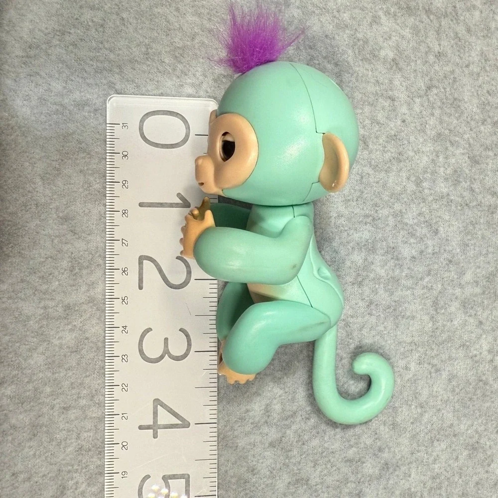 WowWee Fingerlings‎ Interactive Baby Monkey Teal Purple Hair Talking Toy 2016